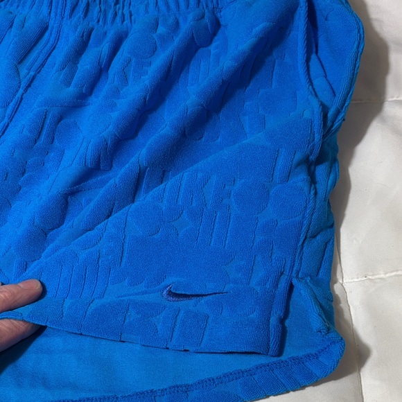 Nike 3.5” Volley Short Retro Flow Terry - Training shorts in Turquoise - Picture 9 of 13